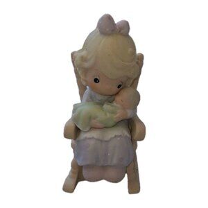VTG Precious Moments "Love Never Leaves A Mothers Arms" 1995 Porcelain *READ*